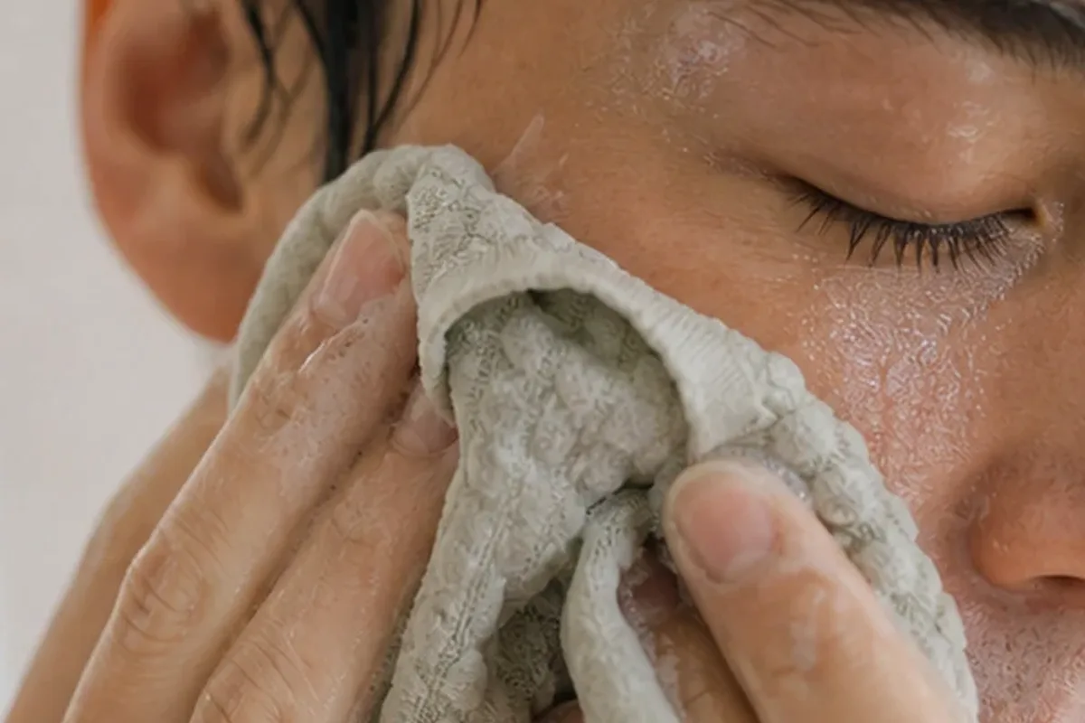 Redaktioneller Beauty-Moment zur Ausgangslage bei Feuchtigkeitsserum bei Rötungen