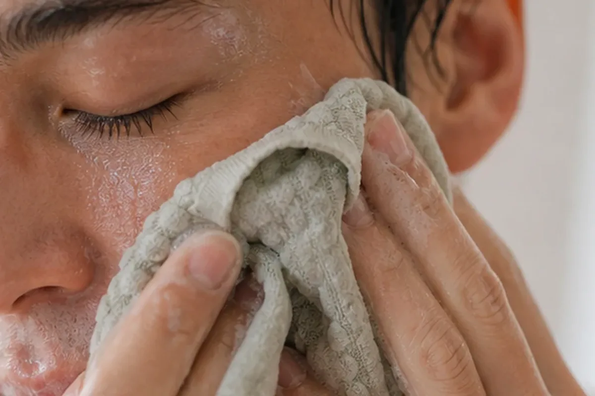 Redaktioneller Beauty-Moment zur Ausgangslage bei Chemisches Peeling für fettige Haut