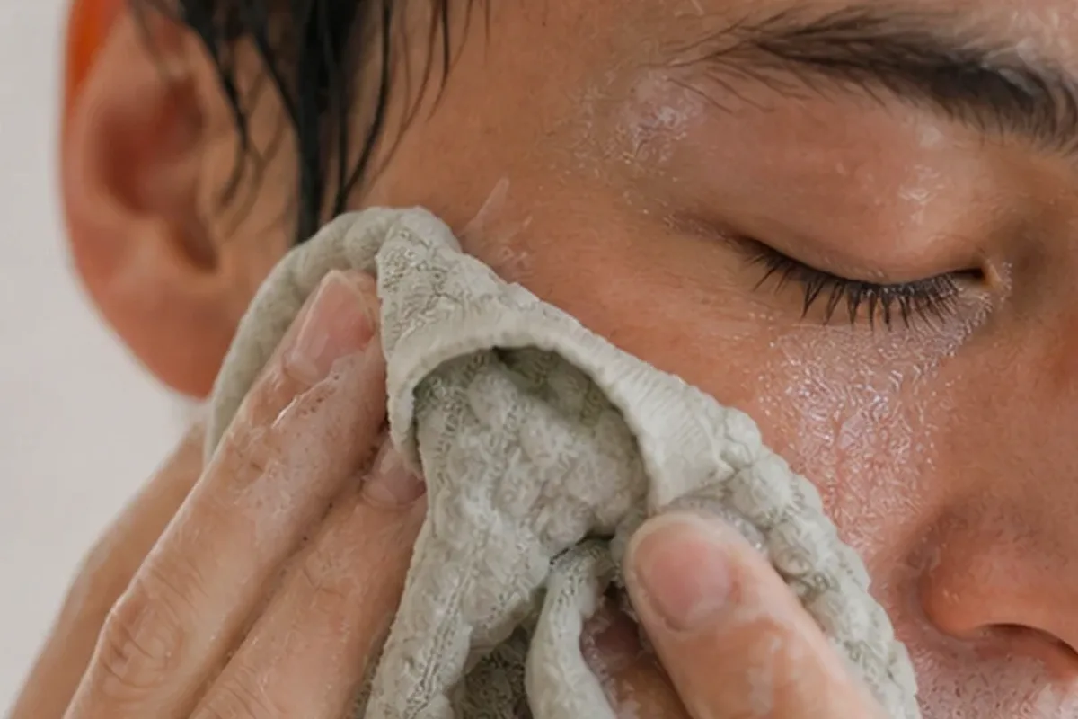 Redaktioneller Beauty-Moment zur Ausgangslage bei Maniküre-Set für Reisen