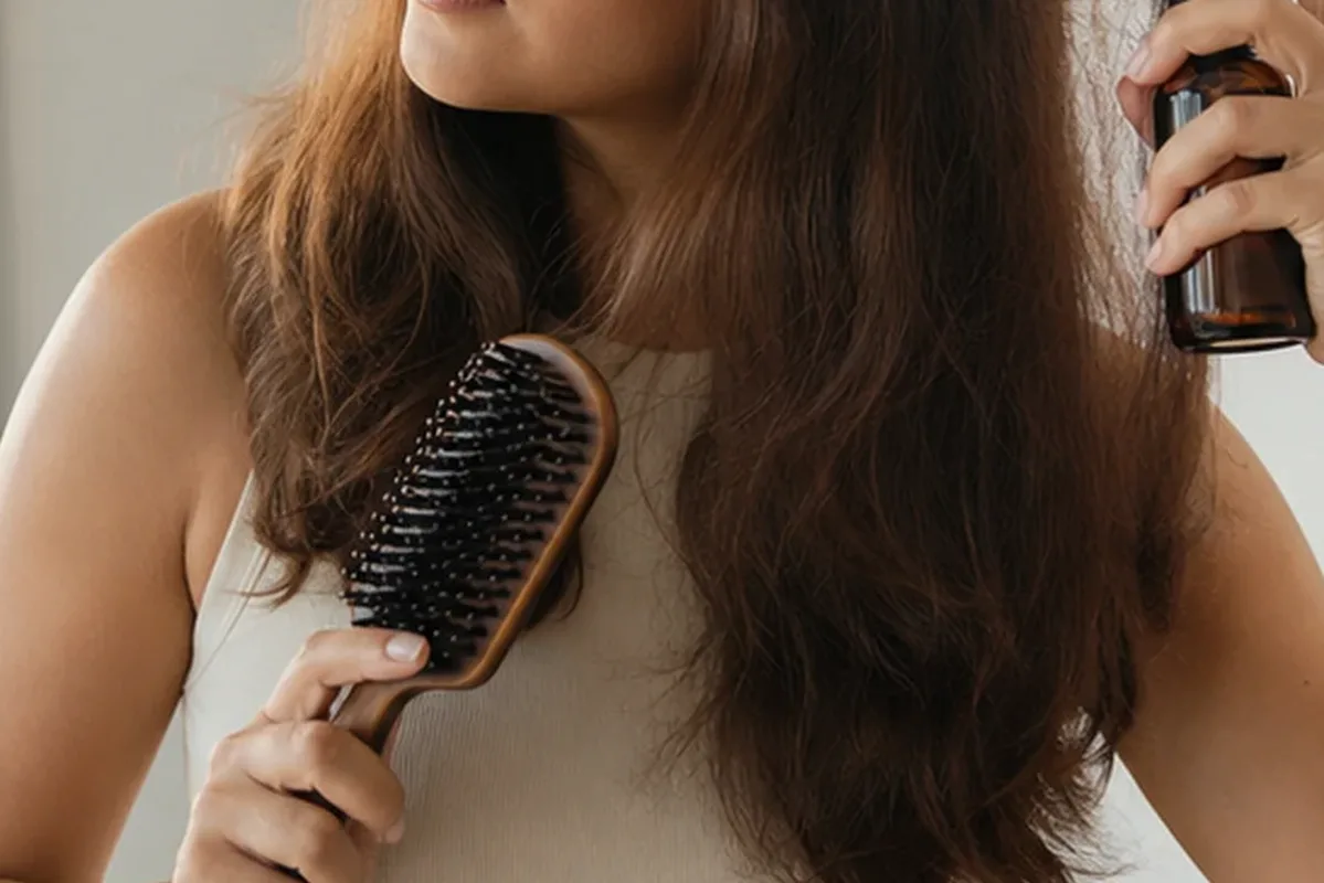 Authentischer Wohlfühlmoment passend zum Beauty-Thema Lockenstab für Reisen
