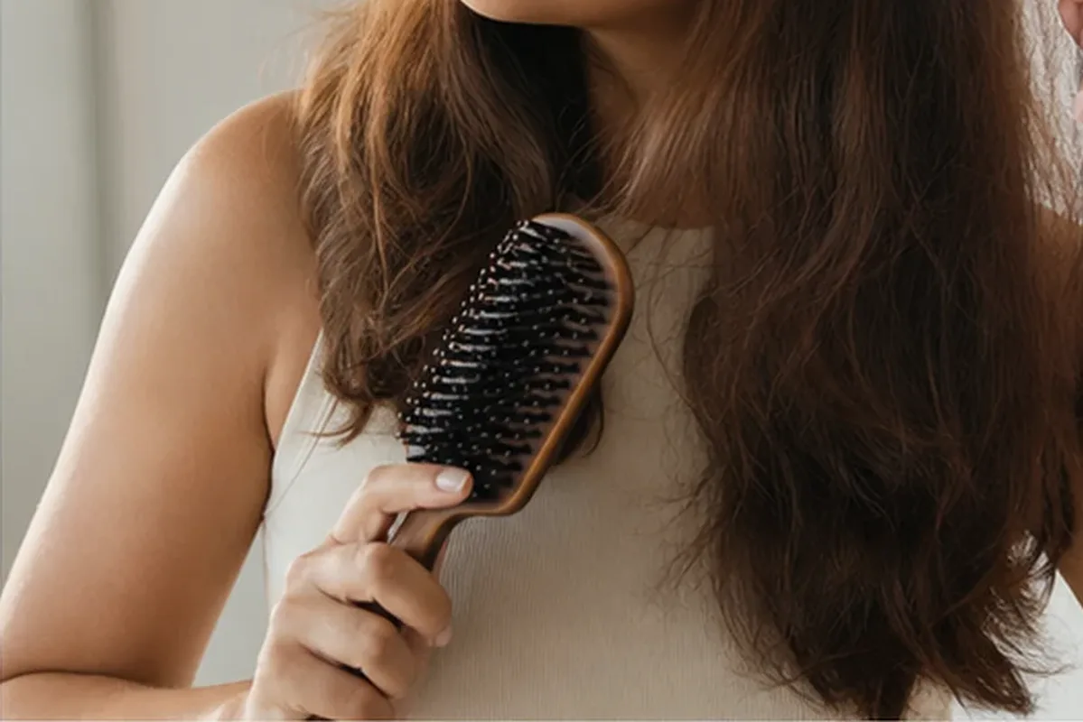 Redaktioneller Beauty-Moment zur Ausgangslage bei Lockengel für strapaziertes Haar