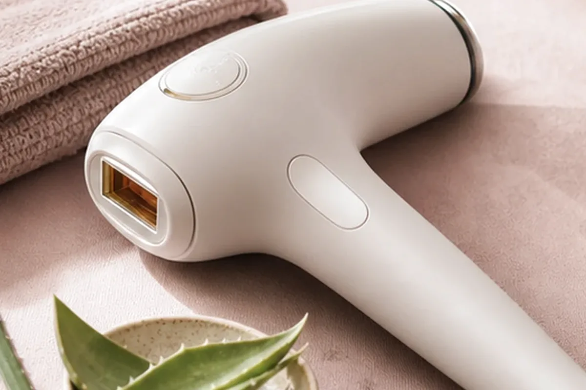 Redaktionelle Detailaufnahme zur Orientierung bei Peeling vor der Rasur für empfindliche Haut