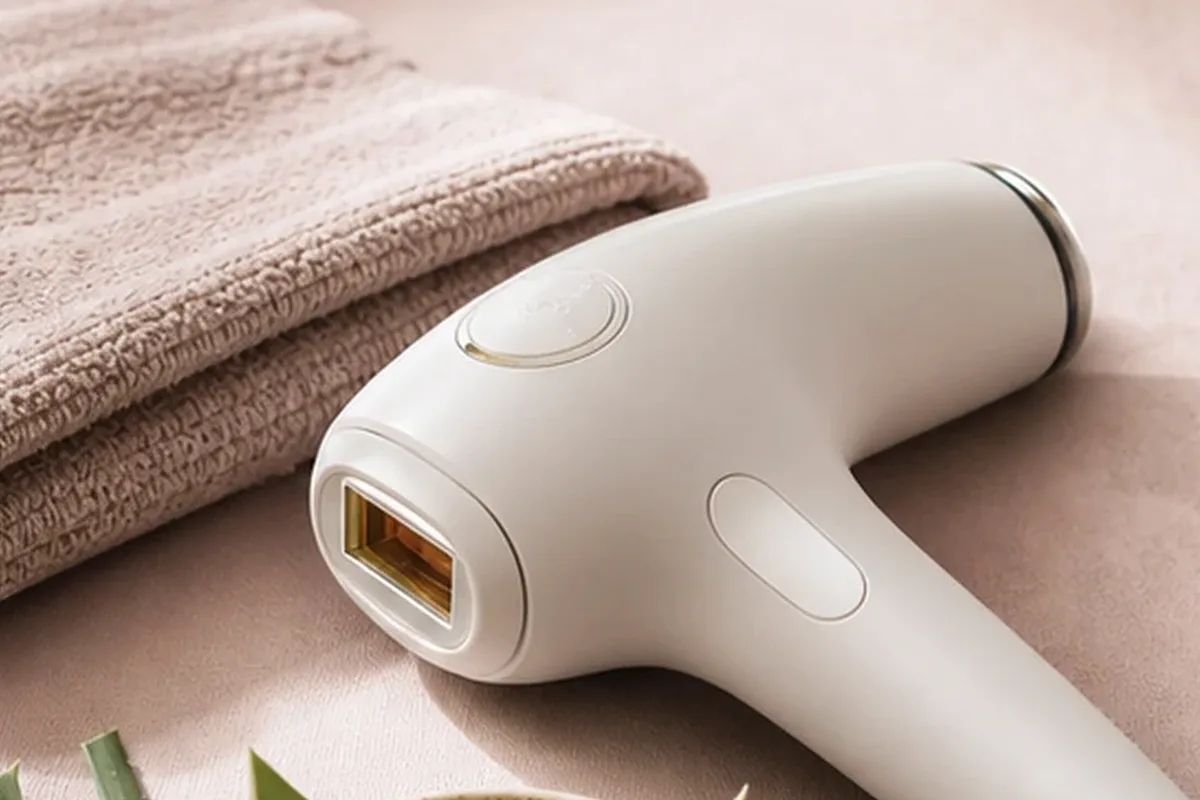 Hochwertige Beauty-Inszenierung zu Auswahlkriterien für IPL-Gerät bei Rasurbrand