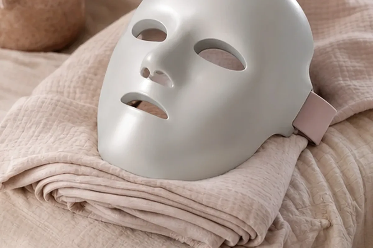 Hochwertige Beauty-Inszenierung zu Auswahlkriterien für LED-Gesichtsmaske mit Premium-Anspruch