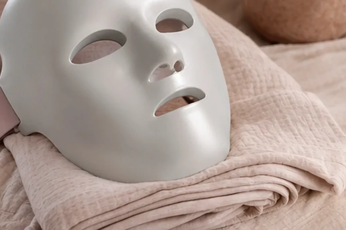 Hochwertige Beauty-Inszenierung zu Auswahlkriterien für Gesichtsreinigungsbürste für empfindliche Haut