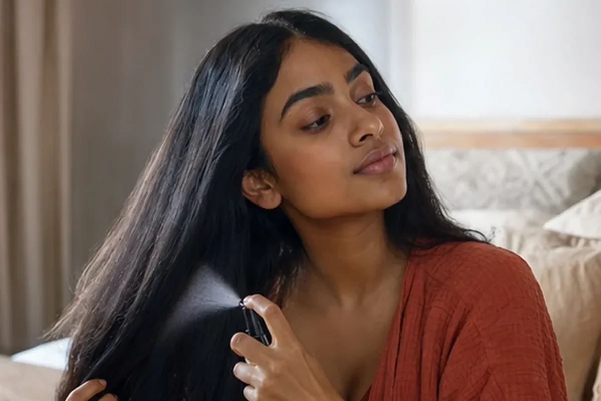 Authentischer Wohlfühlmoment passend zum Beauty-Thema Haaröl bei Haarbruch