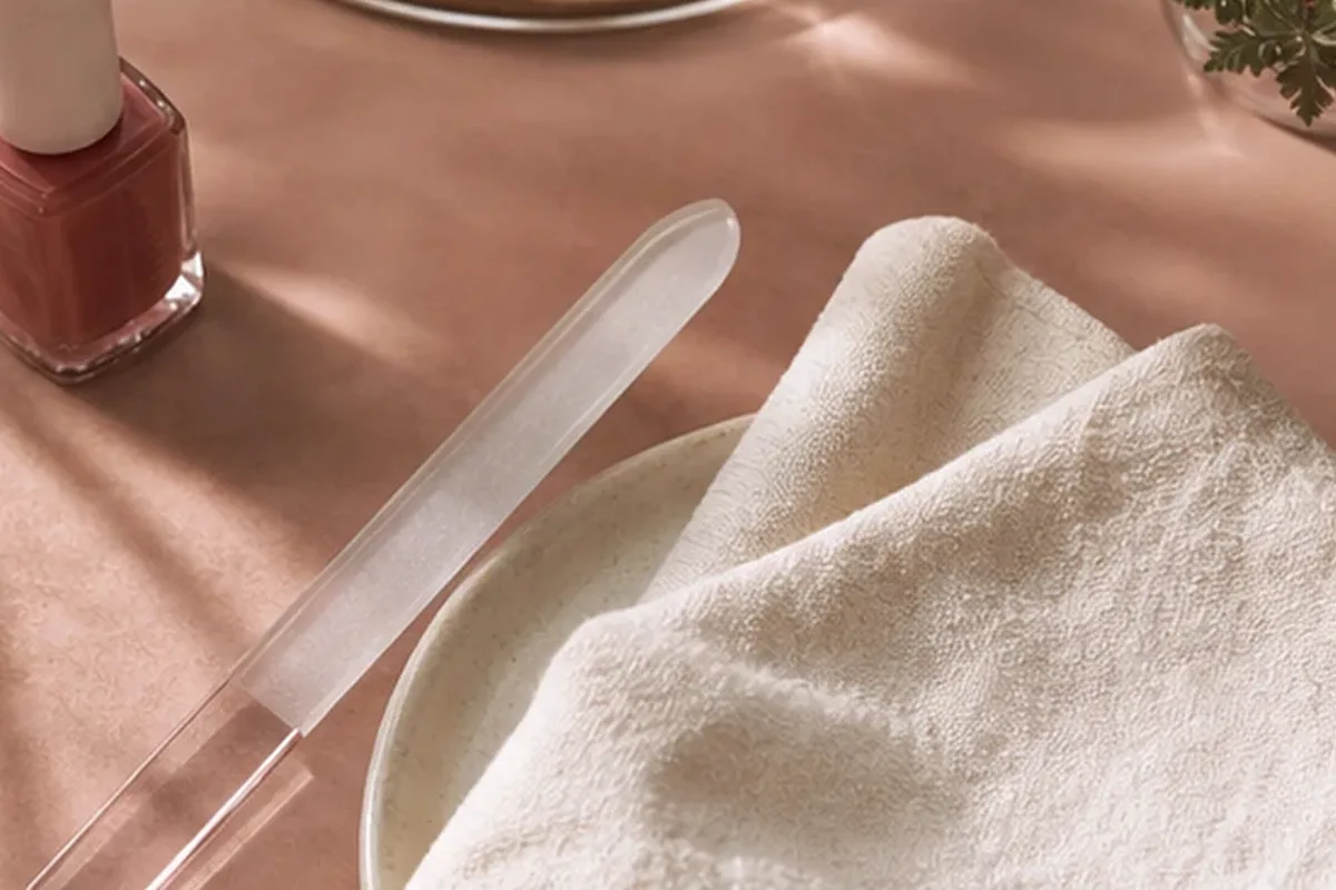Redaktionelle Detailaufnahme zur Orientierung bei Lidschatten für reife Haut