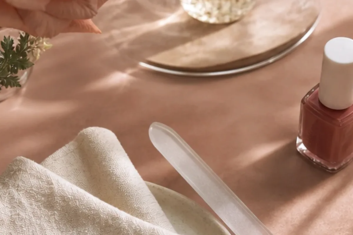Redaktionelle Detailaufnahme zur Orientierung bei Highlighter für reife Haut