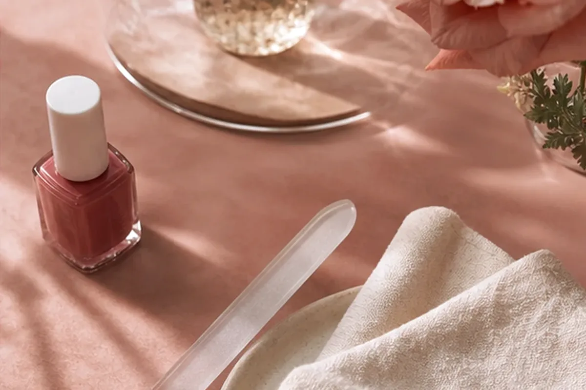 Hochwertige Beauty-Inszenierung zu Auswahlkriterien für Lidschatten für einen natürlichen Look