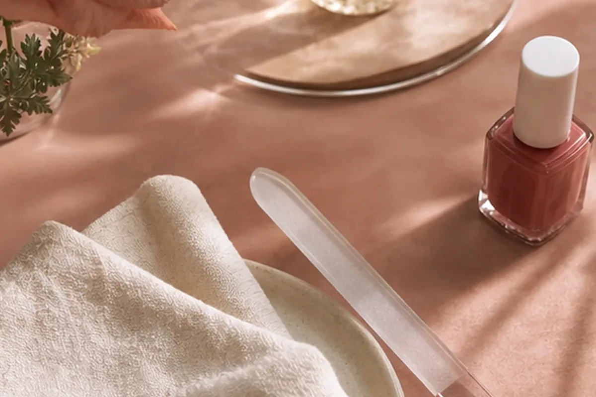 Redaktionelle Detailaufnahme zur Orientierung bei Bronzer für trockene Haut
