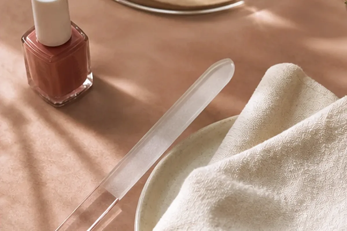 Redaktionelle Detailaufnahme zur Orientierung bei Augenbrauengel für einen natürlichen Look