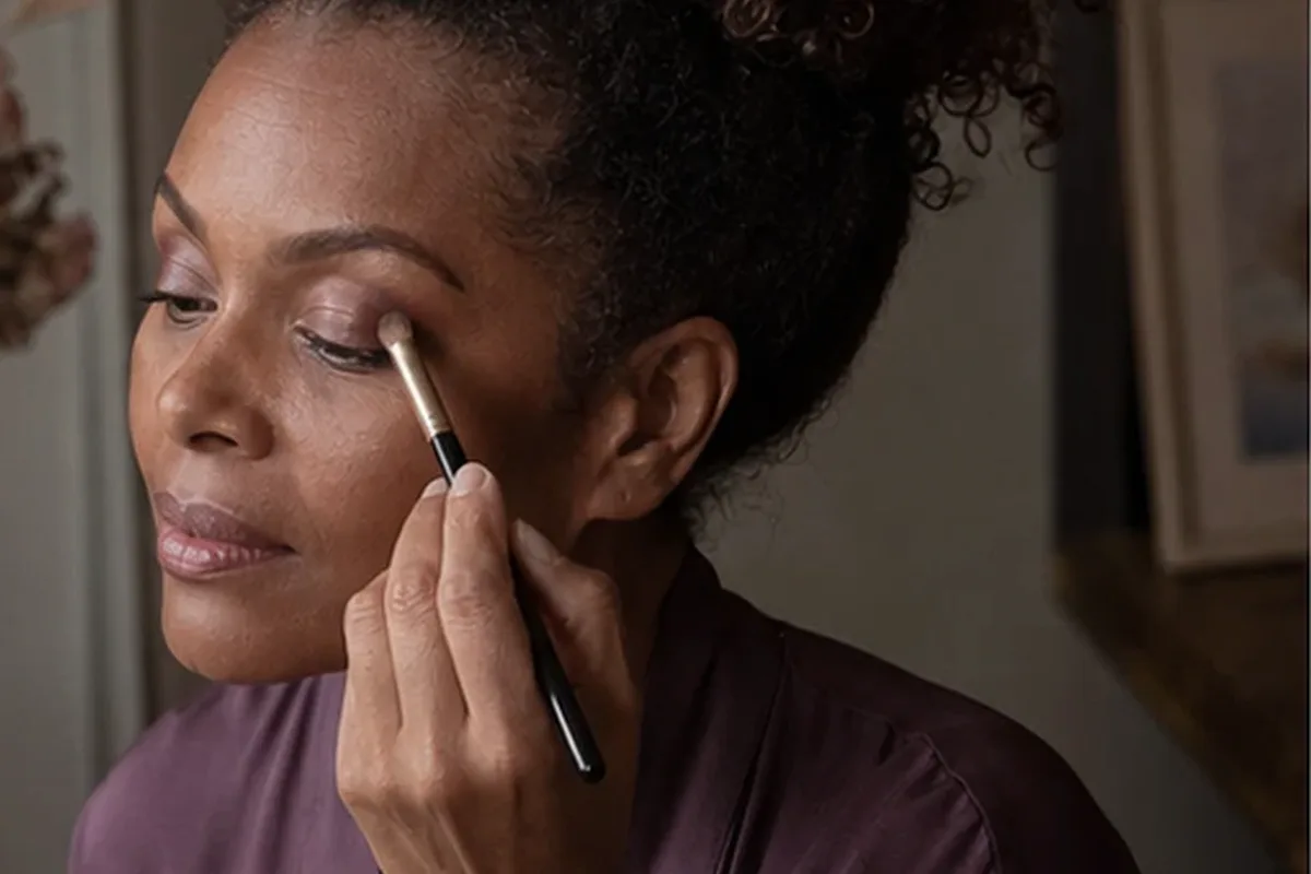 Authentische Beauty-Routine passend zum Thema Skin Tint für einen natürlichen Look