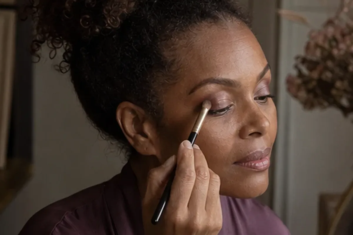 Authentische Beauty-Routine passend zum Thema Concealer für einen natürlichen Look