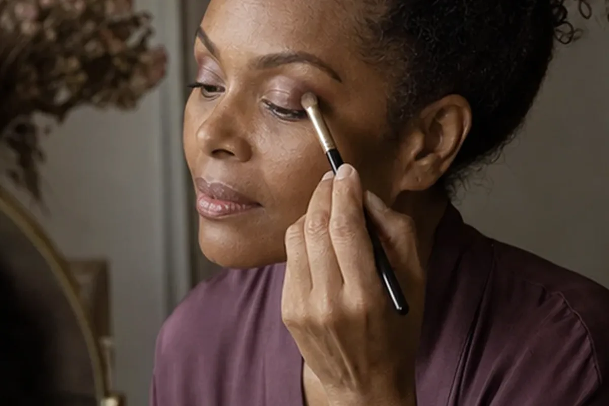 Authentische Beauty-Routine passend zum Thema Primer für einen natürlichen Look