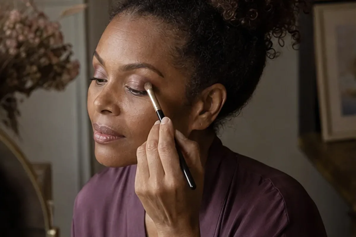 Redaktionelle Detailaufnahme zur Orientierung bei Bronzer für ölige Haut