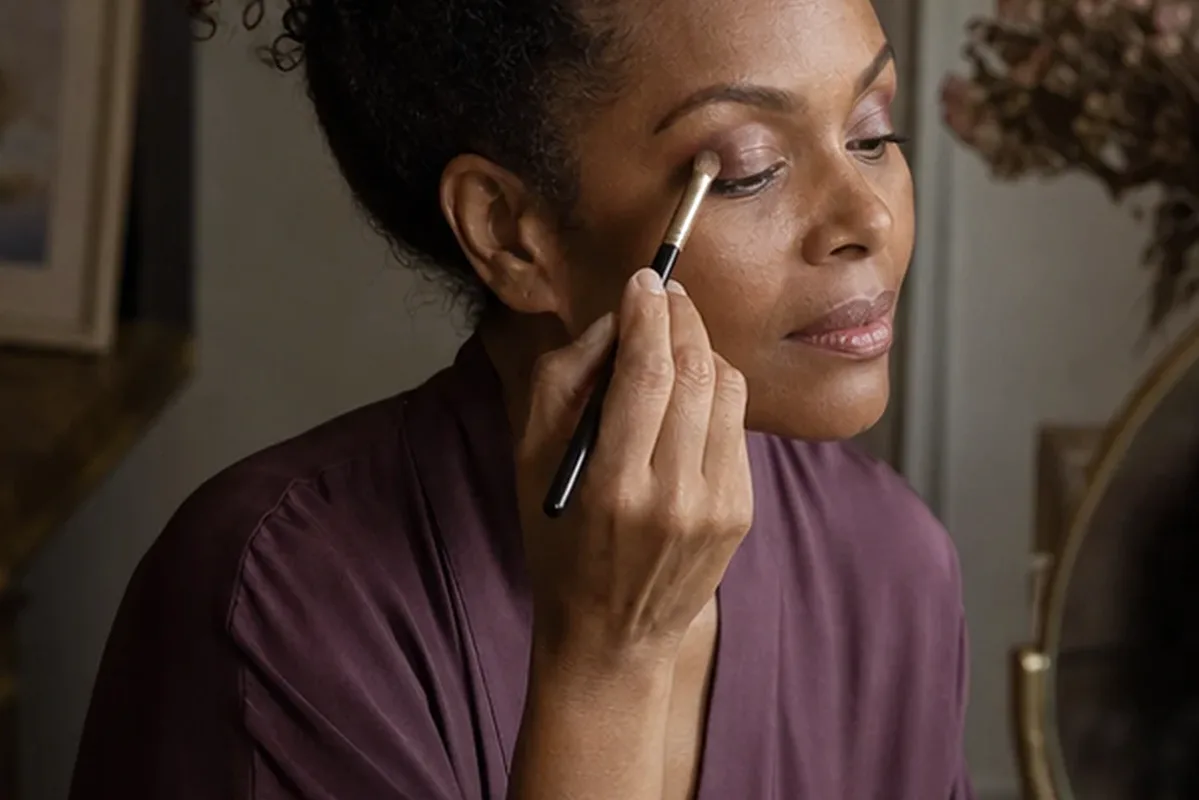 Redaktionelle Detailaufnahme zur Orientierung bei Bronzer für ölige Haut