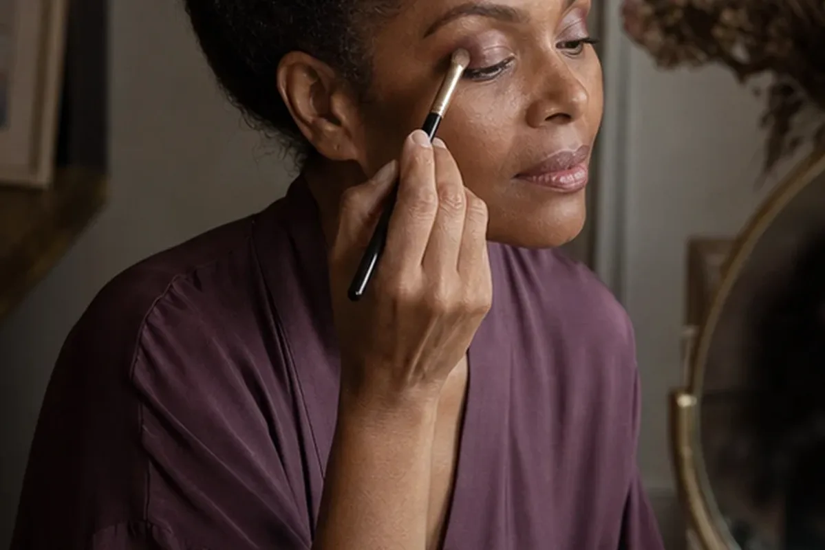 Hochwertige Beauty-Inszenierung zu Auswahlkriterien für Rouge für einen natürlichen Look