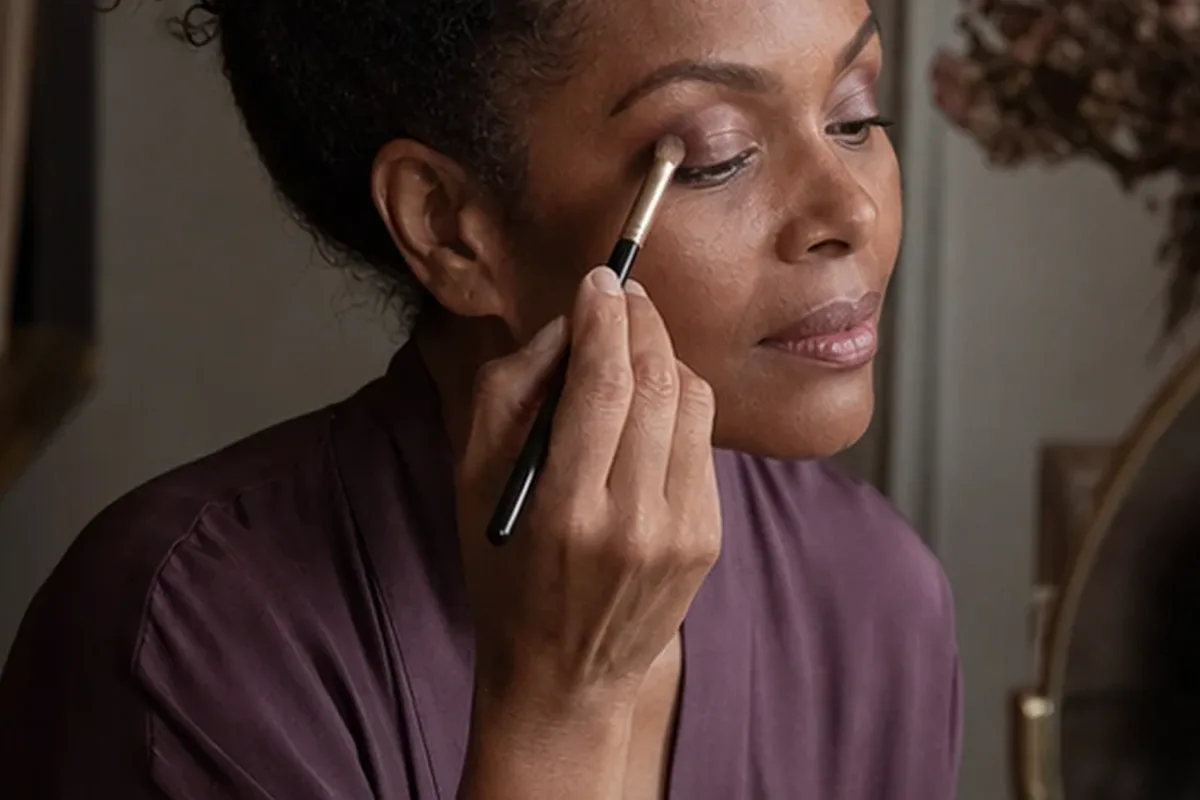 Redaktionelle Detailaufnahme zur Orientierung bei Eyeliner für einen natürlichen Look