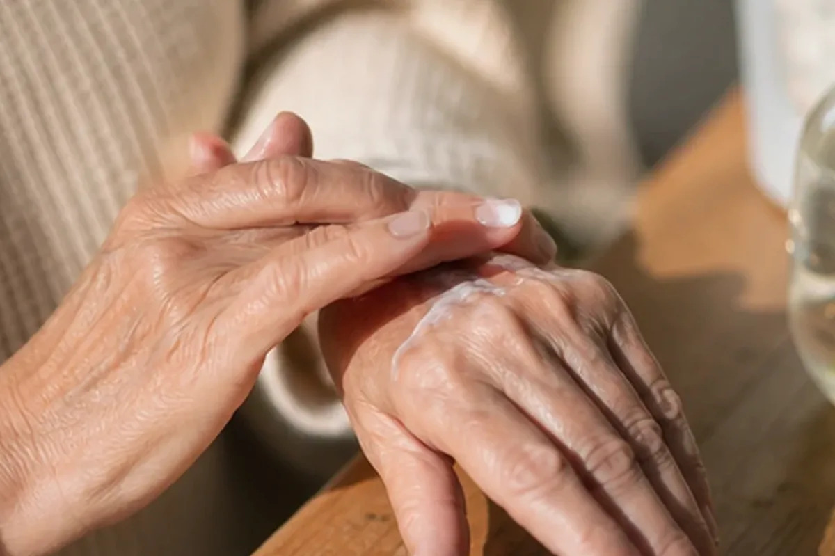 Redaktionelle Detailaufnahme zur Orientierung bei Handcreme für beanspruchte Hände