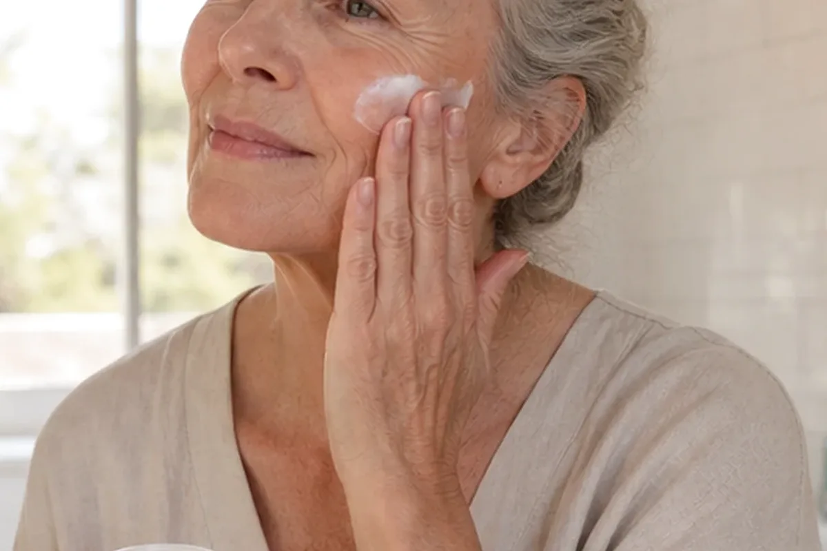 Authentische Beauty-Routine passend zum Thema Make-up-Pinsel für langen Halt