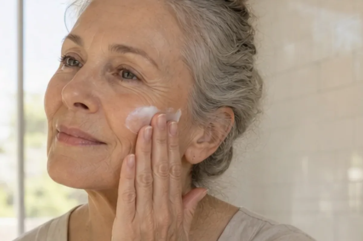 Authentische Beauty-Routine passend zum Thema Augenbrauengel für langen Halt