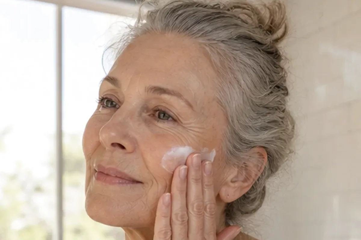 Redaktioneller Beauty-Moment zur Ausgangslage bei Gesichtsmaske für trockene Haut