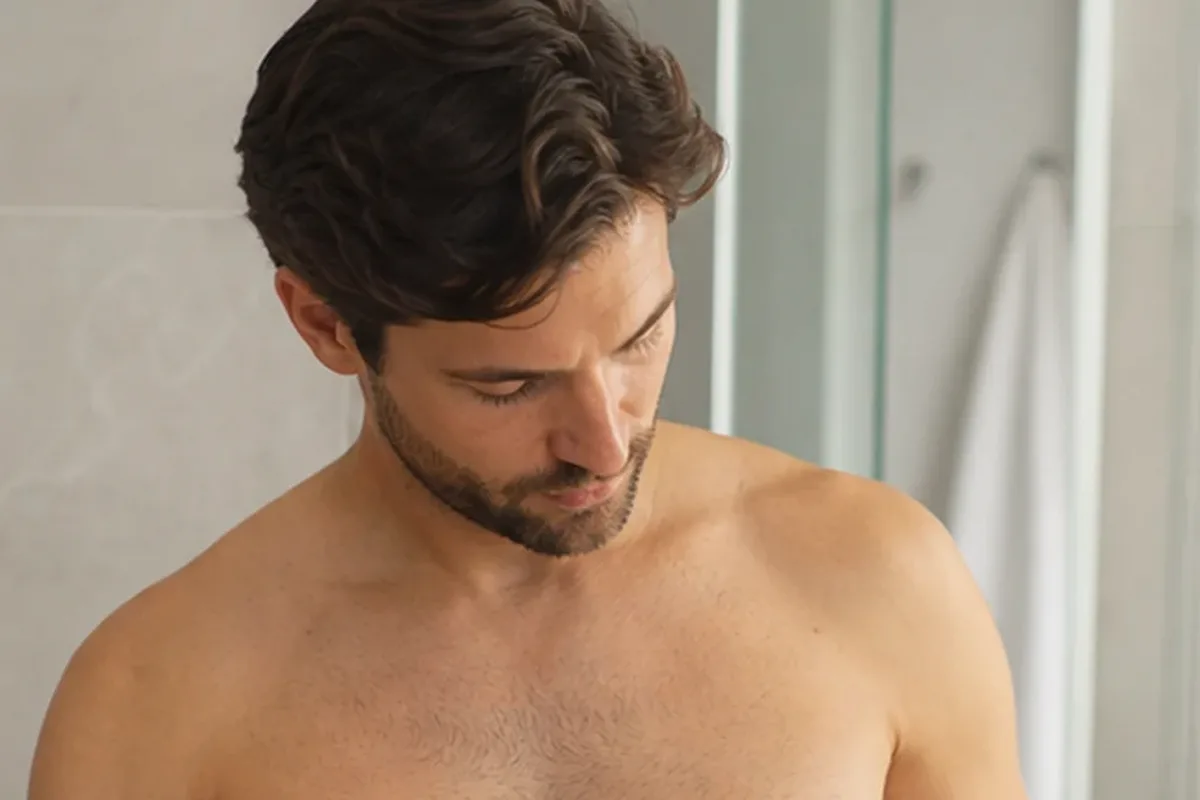 Redaktionelle Detailaufnahme zur Orientierung bei Body-Trimmer für dunkle Haare