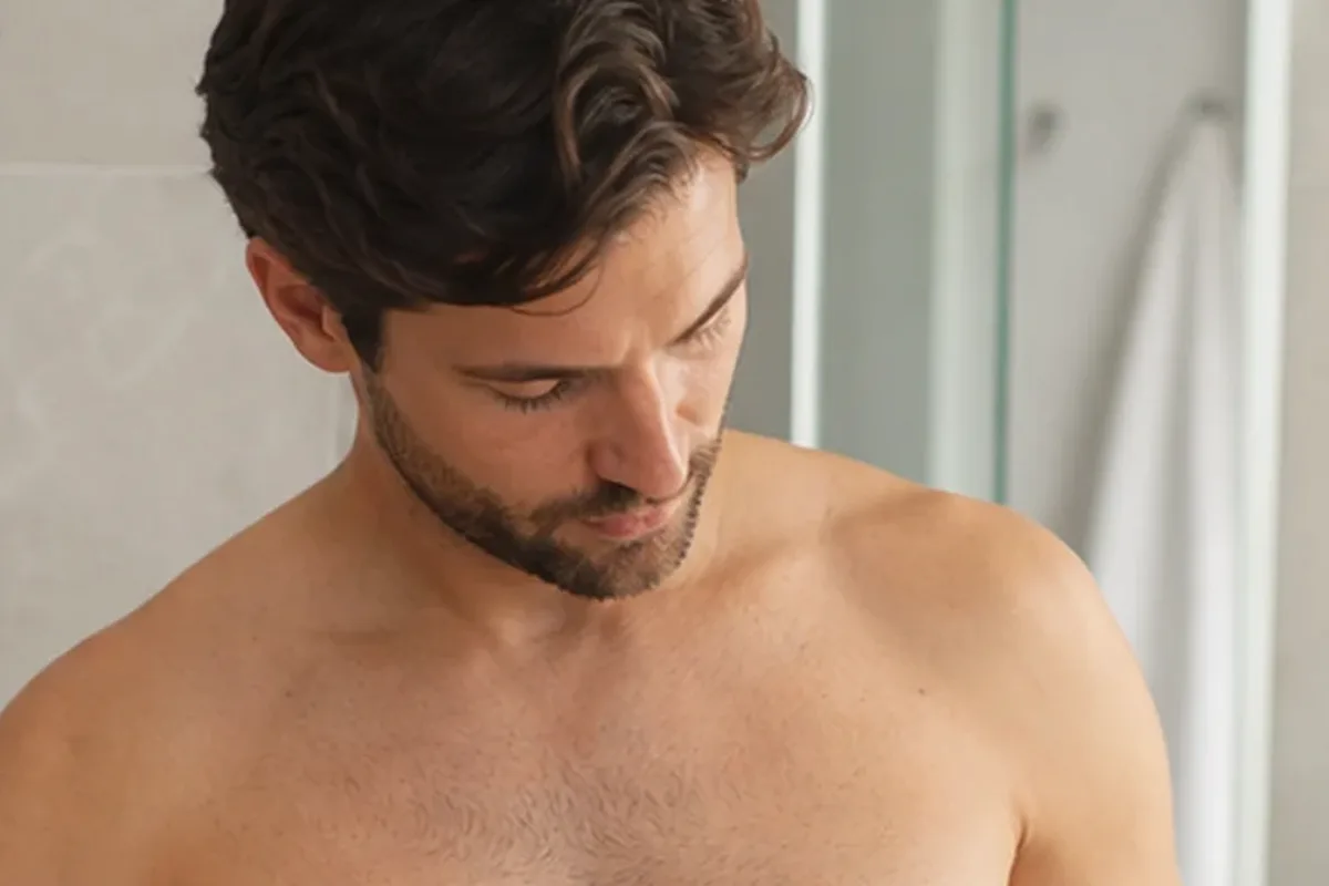 Redaktioneller Beauty-Moment zur Ausgangslage bei Enthaarungscreme für eine schnelle Anwendung
