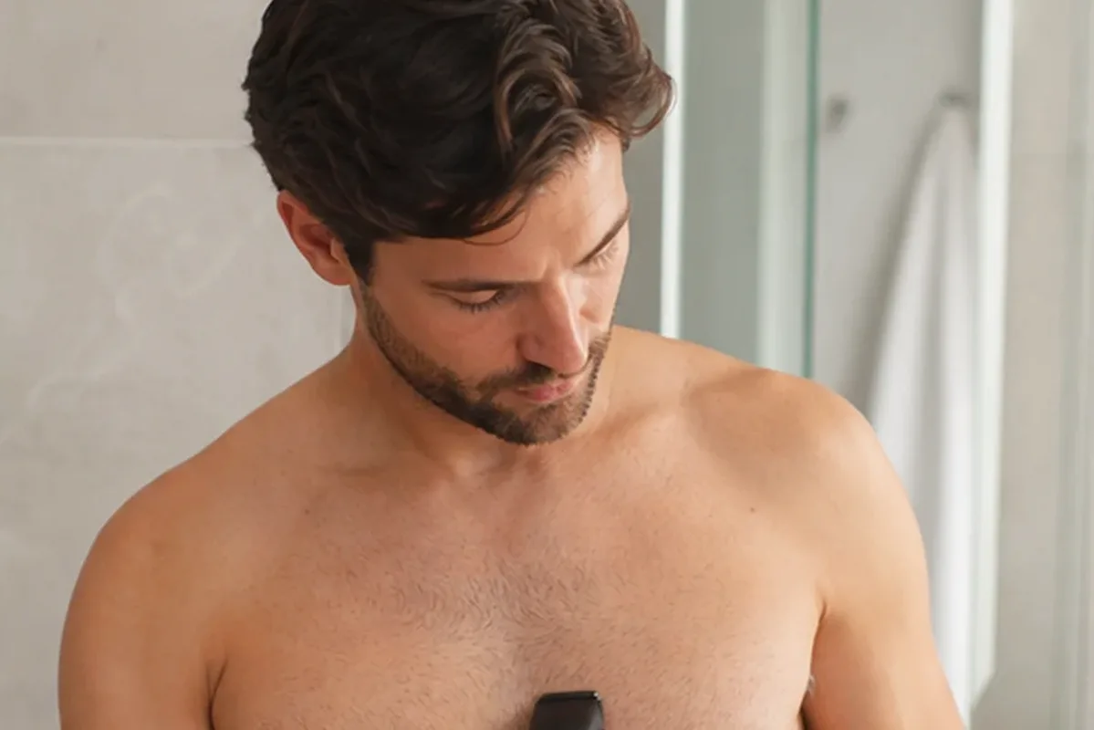 Authentische Beauty-Routine passend zum Thema Augenbrauen-Trimmer für eine schnelle Anwendung
