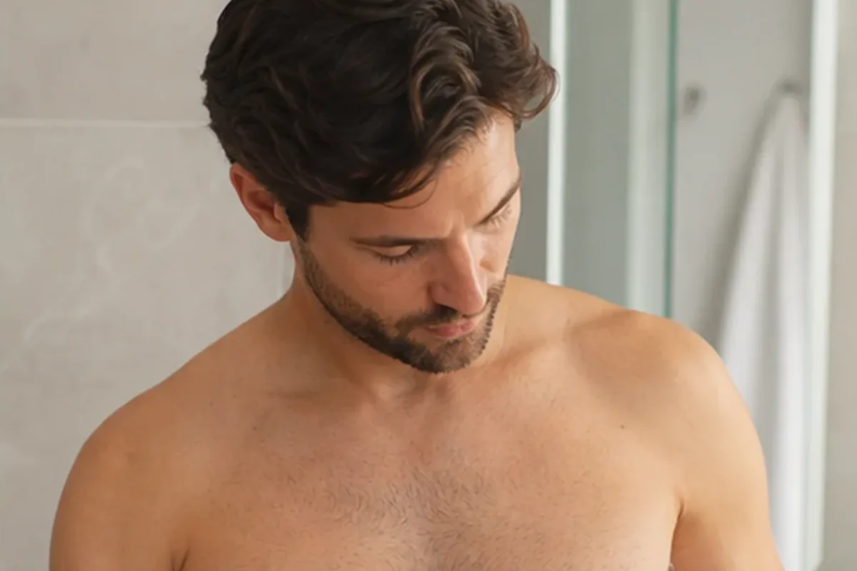 Redaktioneller Beauty-Moment zur Ausgangslage bei Waxing-Set für die Bikinizone