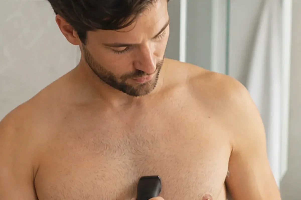 Authentische Beauty-Routine passend zum Thema Bikinizonen-Trimmer für die Bikinizone