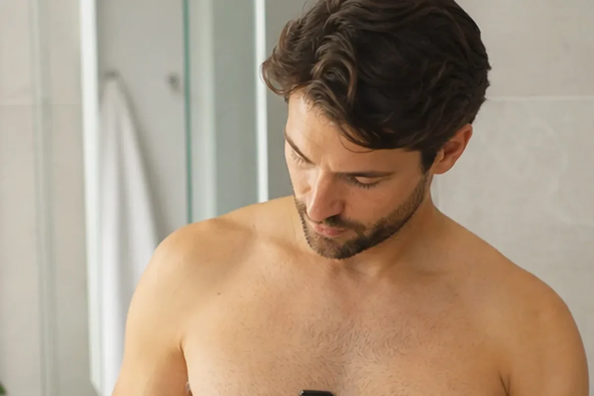 Authentische Beauty-Routine passend zum Thema Männer-Shampoo für Pflege-Einsteiger