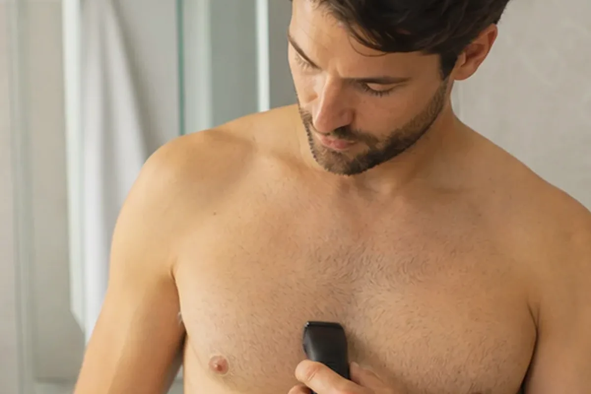 Hochwertige Beauty-Inszenierung zu Auswahlkriterien für Rasieröl für die Bikinizone