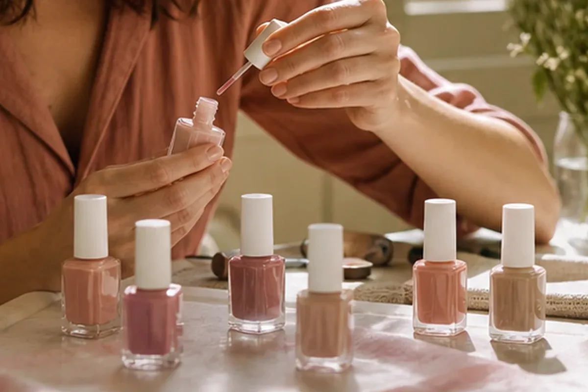 Hochwertige Beauty-Inszenierung zu Auswahlkriterien für Rouge für ölige Haut