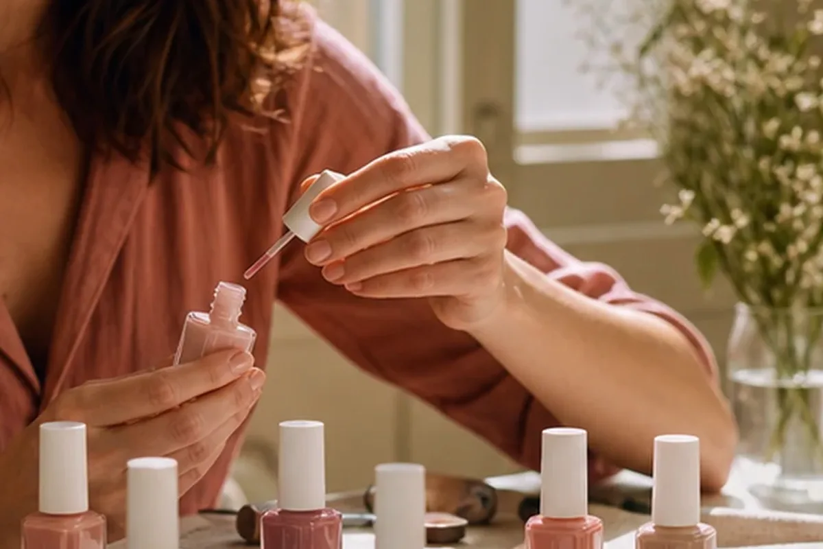 Hochwertige Beauty-Inszenierung zu Auswahlkriterien für Primer bei Rötungen