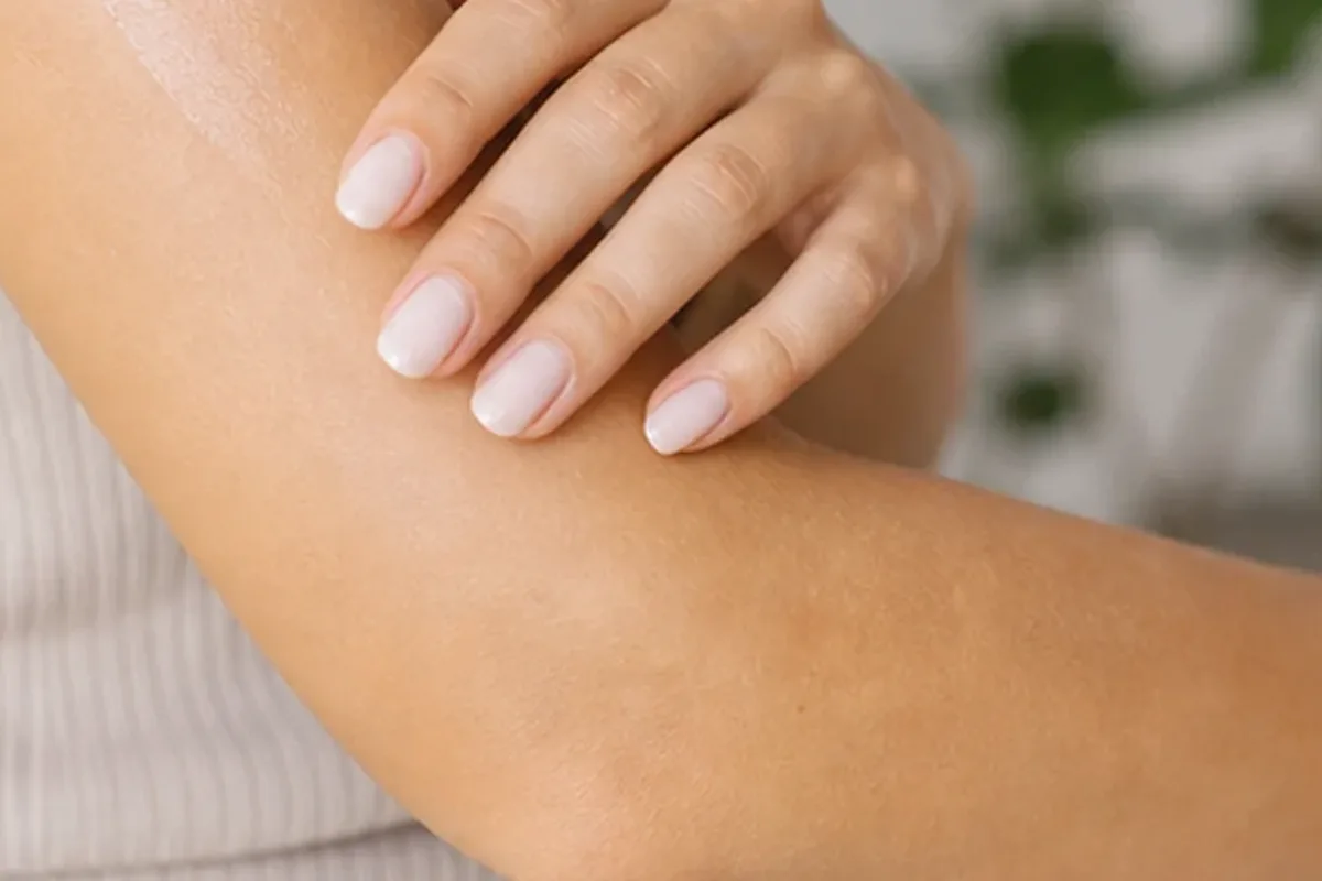 Authentische Beauty-Routine passend zum Thema Enthaarungscreme für dunkle Haare