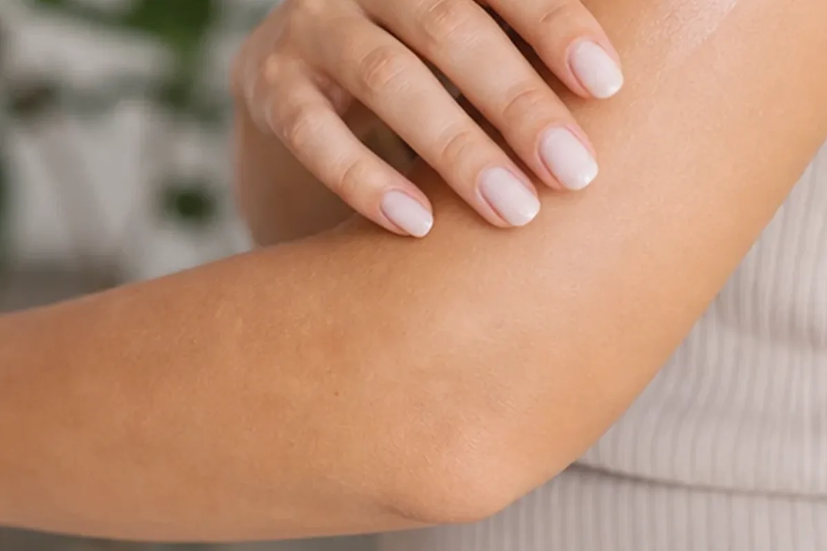 Authentischer Wohlfühlmoment passend zum Beauty-Thema Rasiergel bei Rasurbrand