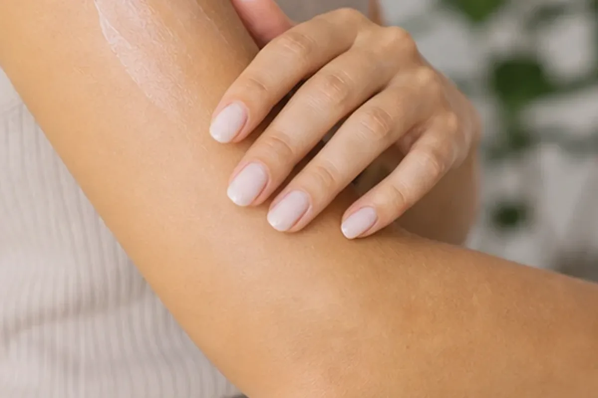 Authentische Beauty-Routine passend zum Thema Gesichtsrasierer für eine schnelle Anwendung