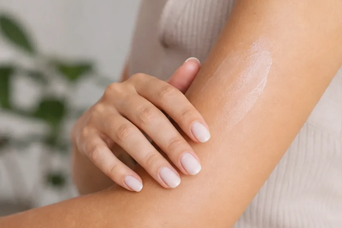 Authentischer Wohlfühlmoment passend zum Beauty-Thema Waxing-Set für langanhaltende Glätte