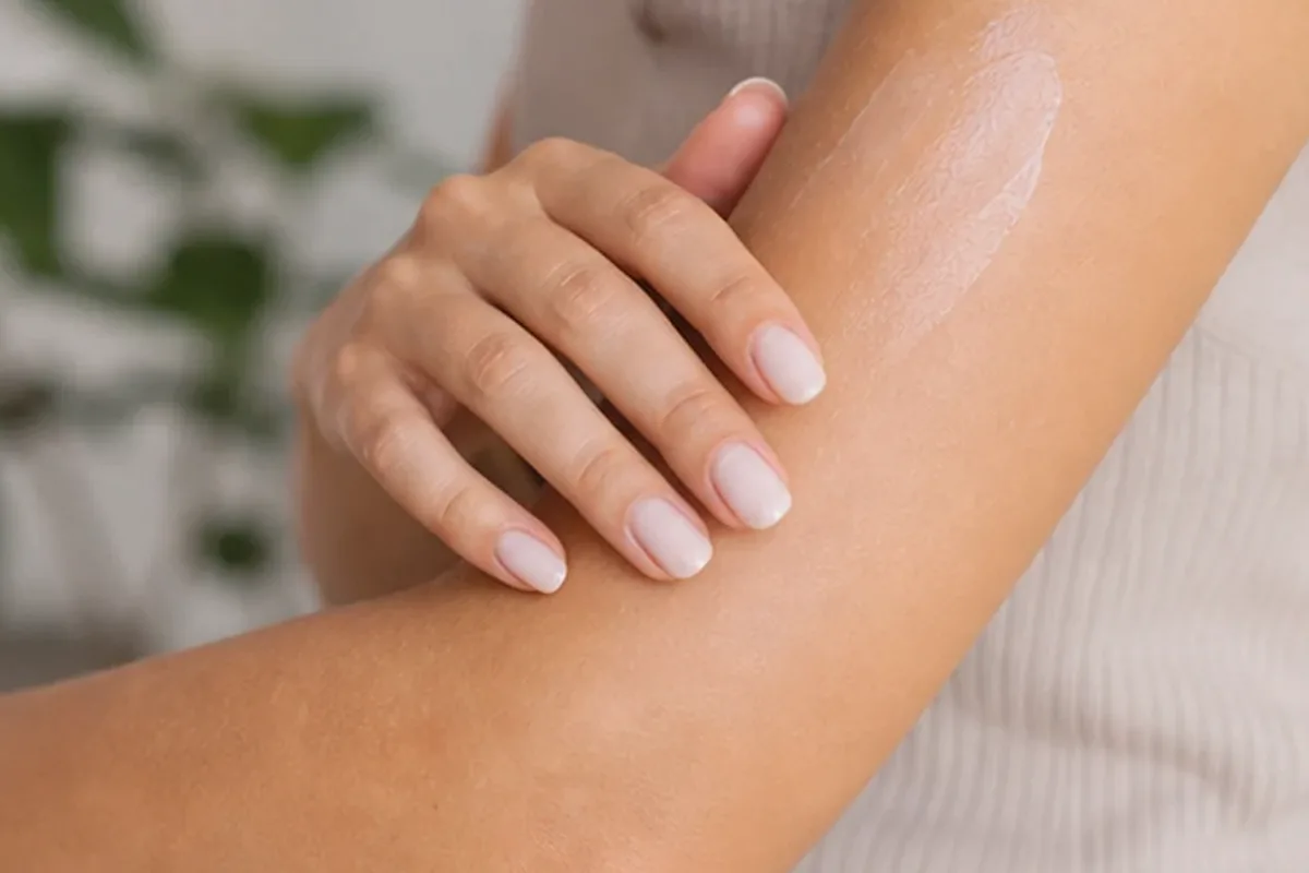 Redaktionelle Detailaufnahme zur Orientierung bei After-Shave-Pflege für die Bikinizone