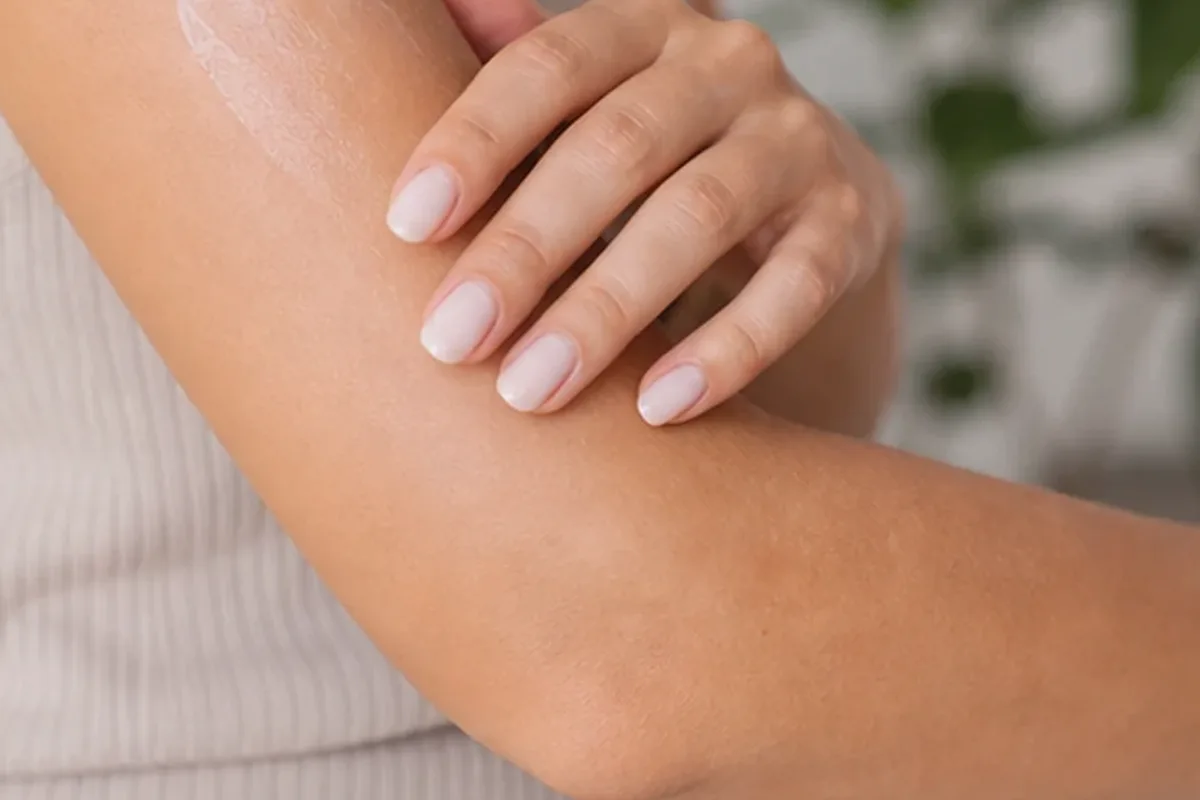Redaktioneller Beauty-Moment zur Ausgangslage bei Sugaring-Paste bei eingewachsenen Haaren