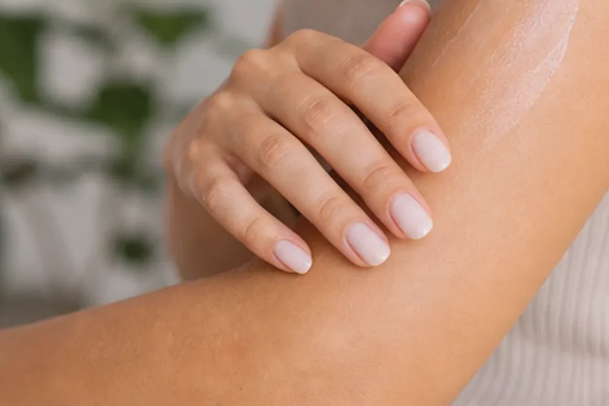 Redaktionelle Detailaufnahme zur Orientierung bei After-Shave-Pflege für empfindliche Haut