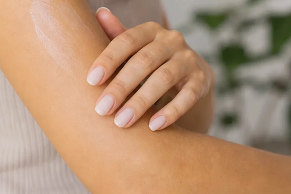 Hochwertige Beauty-Inszenierung zu Auswahlkriterien für Rasieröl für langanhaltende Glätte