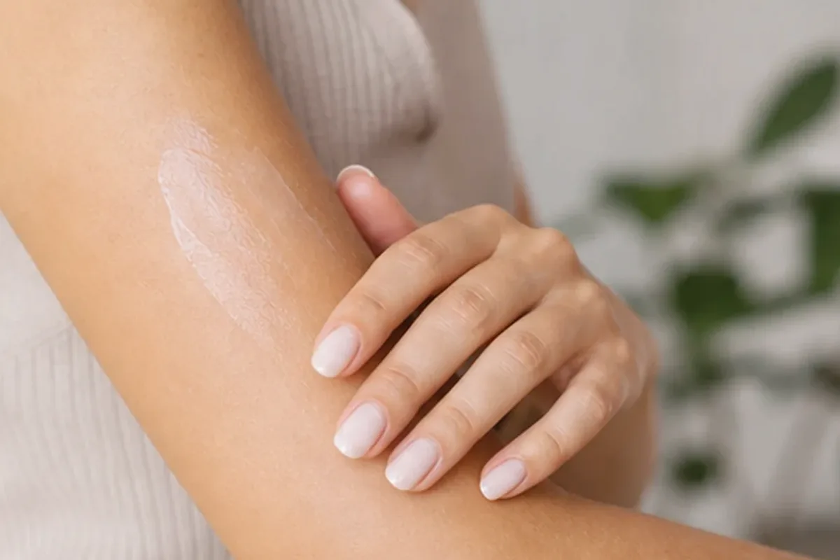 Hochwertige Beauty-Inszenierung zu Auswahlkriterien für Körperpeeling für empfindliche Haut
