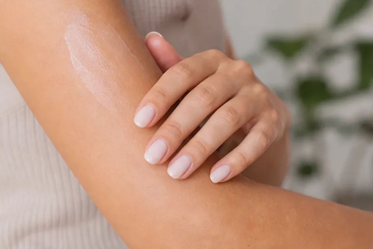 Authentische Beauty-Routine passend zum Thema Waxing-Set für langanhaltende Glätte