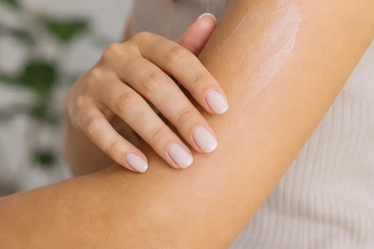 Authentische Beauty-Routine passend zum Thema Elektrorasierer für dunkle Haare
