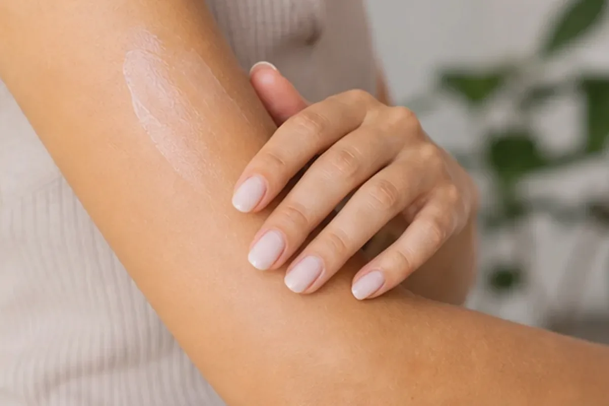 Hochwertige Beauty-Inszenierung zu Auswahlkriterien für Rasiergel für langanhaltende Glätte