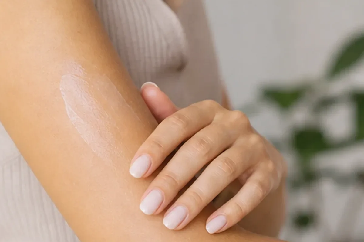 Hochwertige Beauty-Inszenierung zu Auswahlkriterien für Rasieröl bei Rasurbrand