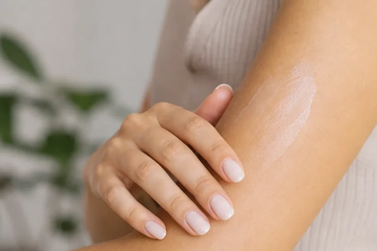 Authentischer Wohlfühlmoment passend zum Beauty-Thema Waxing-Set für empfindliche Haut