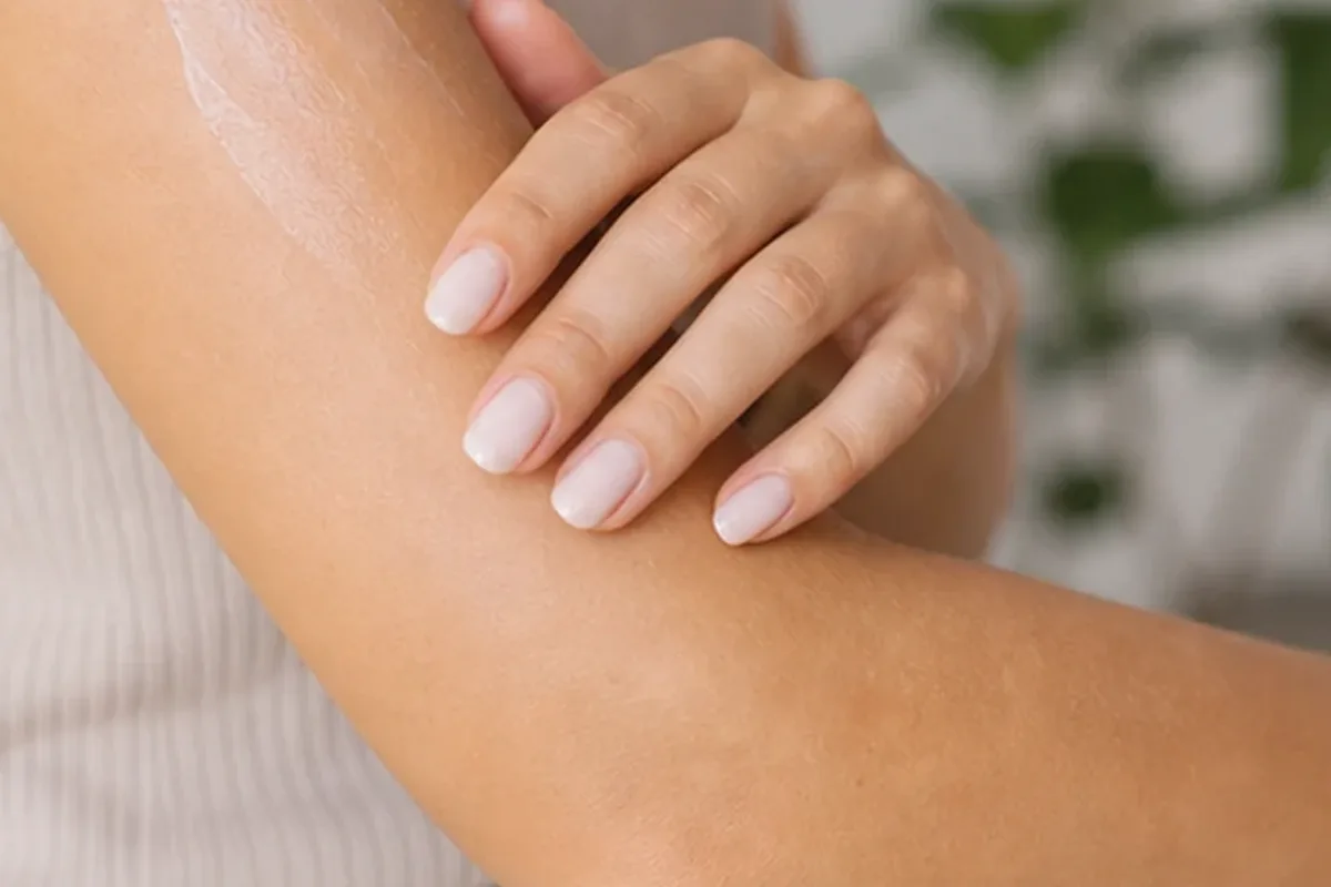 Redaktioneller Beauty-Moment zur Ausgangslage bei Nassrasierer für langanhaltende Glätte